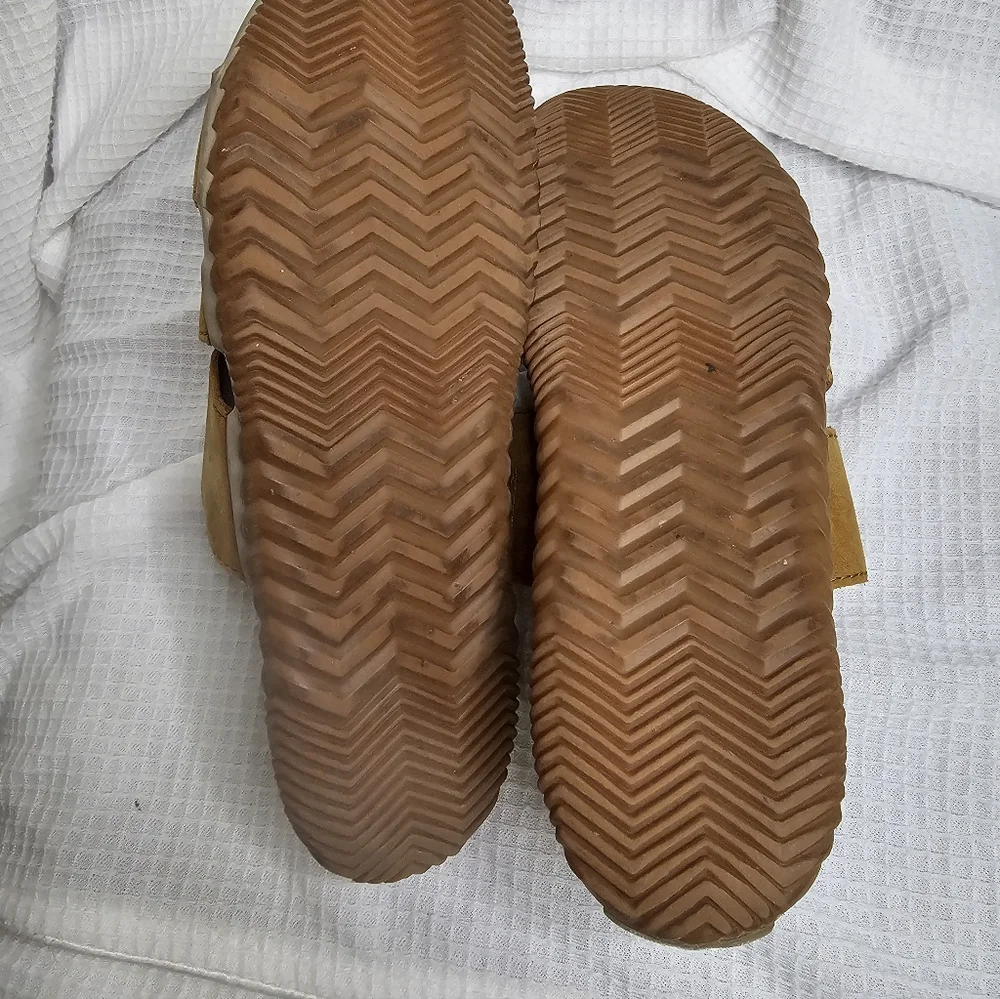 Sorel Tan Slide Sandals - Picture 4 of 11